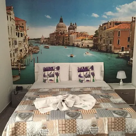 Panorama Bed & Breakfast 2*